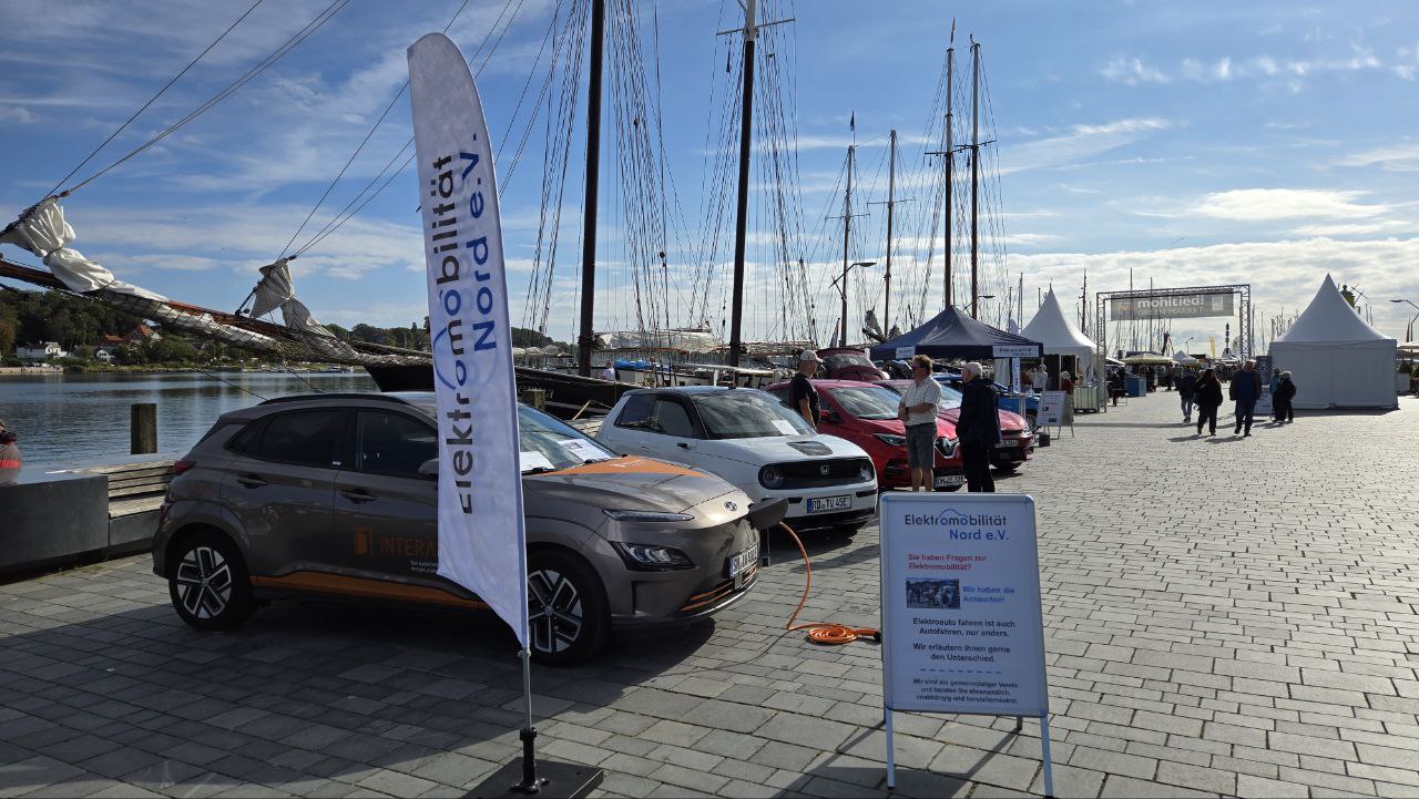 Fahrzeugaufstellung Mohltied GREEN MARKET 2024